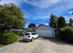 15580 20 Avenue Surrey, BC V4A 2A5
