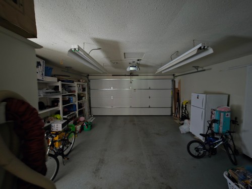 15580 20 Avenue, Surrey, BC - Indoor Photo Showing Garage