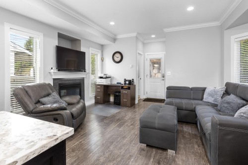 33067 6Th Avenue, Mission, BC - Indoor Photo Showing Living Room With Fireplace