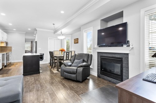 33067 6Th Avenue, Mission, BC - Indoor Photo Showing Living Room With Fireplace