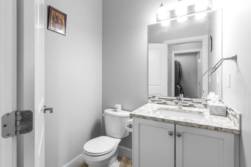 33067 6Th Avenue, Mission, BC - Indoor Photo Showing Bathroom