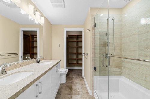 109-20367 85 Avenue, Langley, BC - Indoor Photo Showing Bathroom