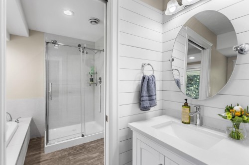 26627 60 Avenue, Langley, BC - Indoor Photo Showing Bathroom