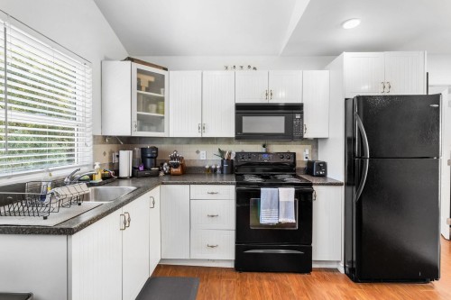 26627 60 Avenue, Langley, BC - Indoor Photo Showing Kitchen With Double Sink