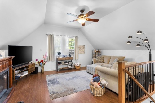 26627 60 Avenue, Langley, BC - Indoor With Fireplace