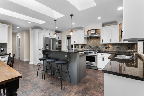 26627 60 Avenue, Langley, BC - Indoor Photo Showing Kitchen With Upgraded Kitchen