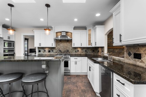 26627 60 Avenue, Langley, BC - Indoor Photo Showing Kitchen With Upgraded Kitchen
