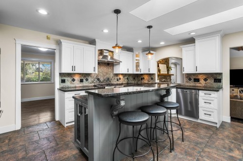 26627 60 Avenue, Langley, BC - Indoor Photo Showing Kitchen With Upgraded Kitchen