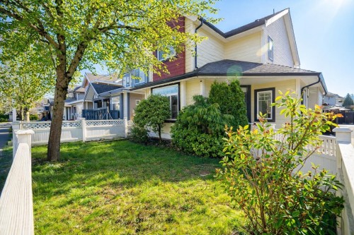19914 73a Avenue  Langley, BC V2Y 3J3