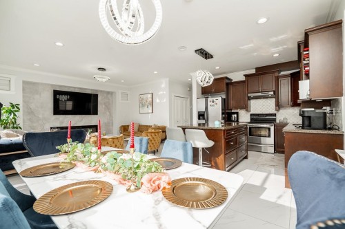 19914 73A Avenue, Langley, BC - Indoor Photo Showing Dining Room