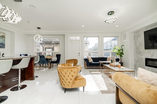 19914 73A Avenue, Langley, BC - Indoor With Fireplace
