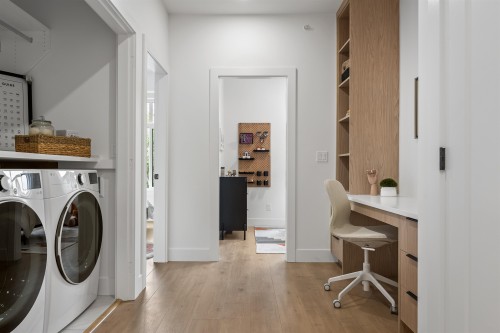 19771 75B Avenue, Langley, BC - Indoor Photo Showing Laundry Room