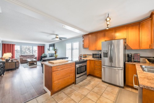 21226 92 Avenue, Langley, BC - Indoor Photo Showing Kitchen With Double Sink