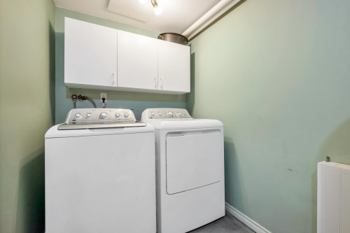 21226 92 Avenue, Langley, BC - Indoor Photo Showing Laundry Room