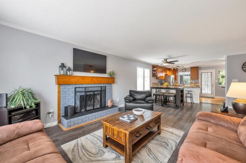 21226 92 Avenue, Langley, BC - Indoor Photo Showing Living Room With Fireplace