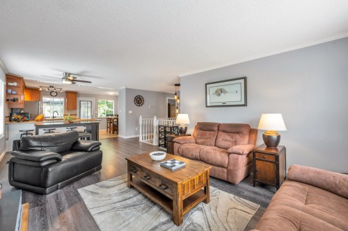 21226 92 Avenue, Langley, BC - Indoor Photo Showing Living Room