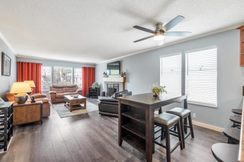 21226 92 Avenue, Langley, BC - Indoor Photo Showing Living Room