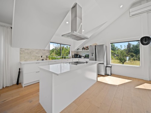 21228 8 Avenue, Langley, BC - Indoor Photo Showing Kitchen
