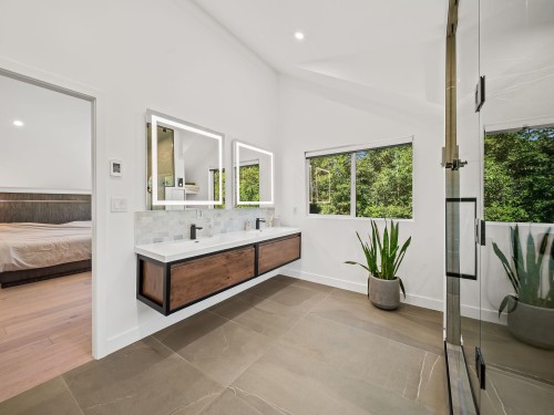 21228 8 Avenue, Langley, BC - Indoor Photo Showing Bathroom