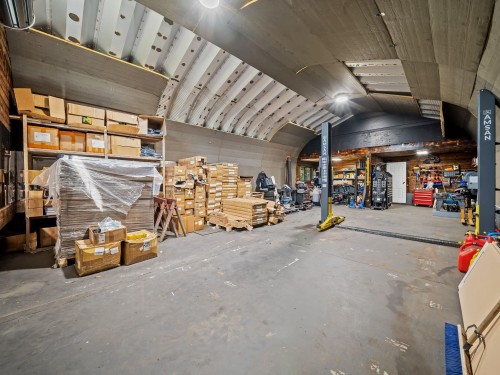 21228 8 Avenue, Langley, BC - Indoor Photo Showing Garage
