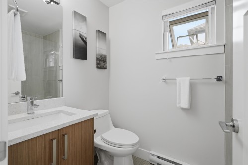 30-20856 76 Avenue, Langley, BC - Indoor Photo Showing Bathroom