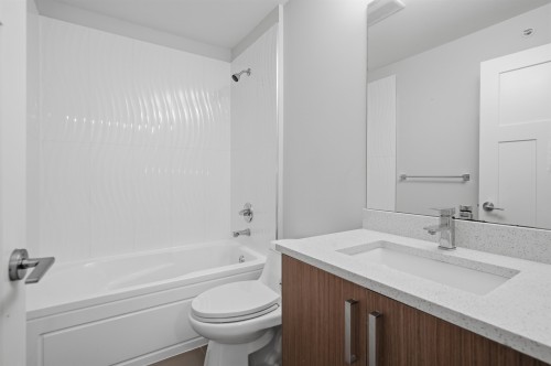 30-20856 76 Avenue, Langley, BC - Indoor Photo Showing Bathroom