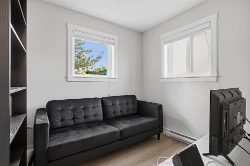 30-20856 76 Avenue, Langley, BC - Indoor Photo Showing Living Room
