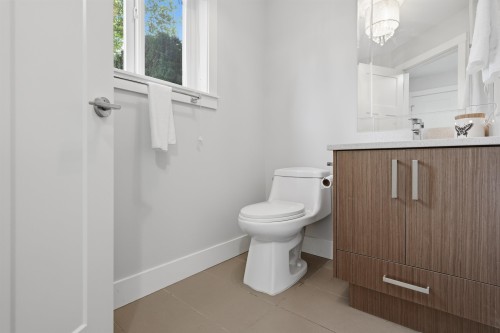 30-20856 76 Avenue, Langley, BC - Indoor Photo Showing Bathroom