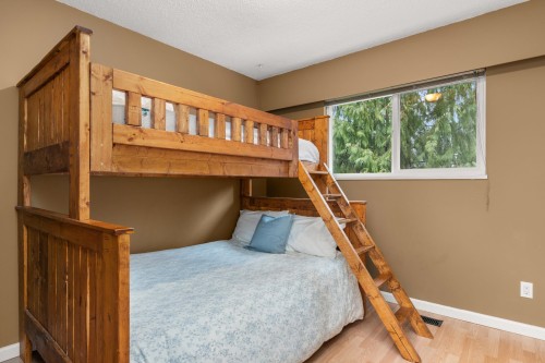 11752 64A Avenue, Delta, BC - Indoor Photo Showing Bedroom