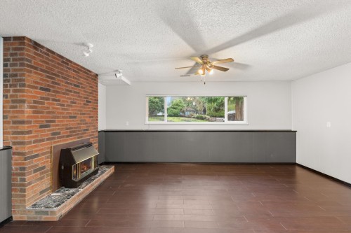 11752 64A Avenue, Delta, BC - Indoor With Fireplace