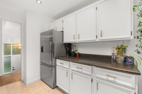 11752 64A Avenue, Delta, BC - Indoor Photo Showing Kitchen