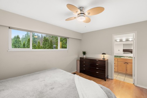 11752 64A Avenue, Delta, BC - Indoor Photo Showing Bedroom