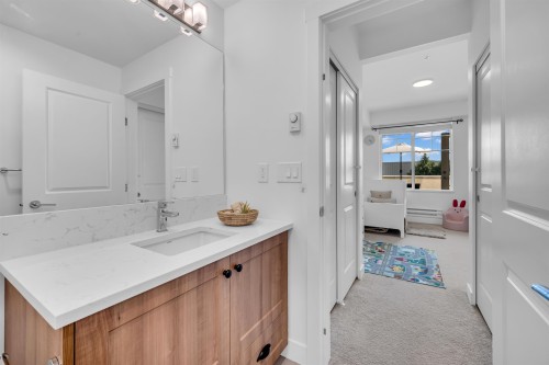 B209-20487 65 Avenue, Langley, BC - Indoor Photo Showing Bathroom