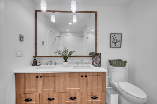 B209-20487 65 Avenue, Langley, BC - Indoor Photo Showing Bathroom