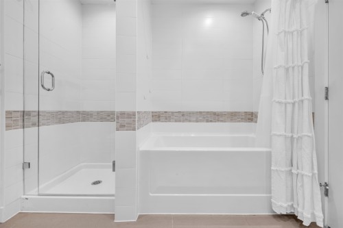 B209-20487 65 Avenue, Langley, BC - Indoor Photo Showing Bathroom