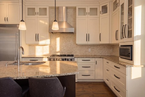 13536 14 Avenue, Surrey, BC - Indoor Photo Showing Kitchen With Double Sink With Upgraded Kitchen