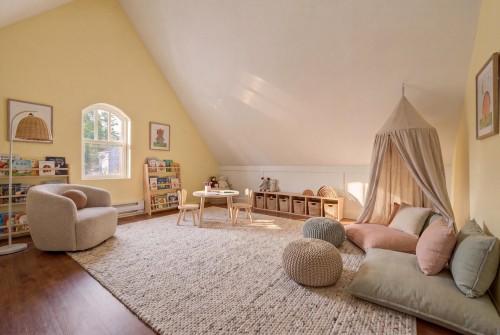 13536 14 Avenue, Surrey, BC - Indoor Photo Showing Living Room
