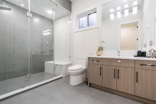 24095 65 Avenue, Langley, BC - Indoor Photo Showing Bathroom