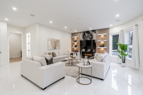 24095 65 Avenue, Langley, BC - Indoor Photo Showing Living Room