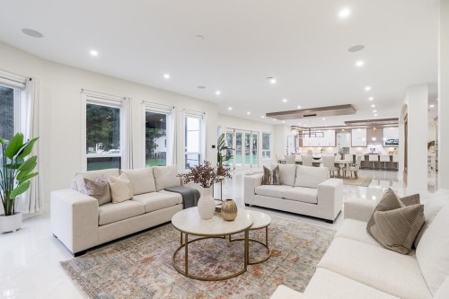 24095 65 Avenue, Langley, BC - Indoor Photo Showing Living Room