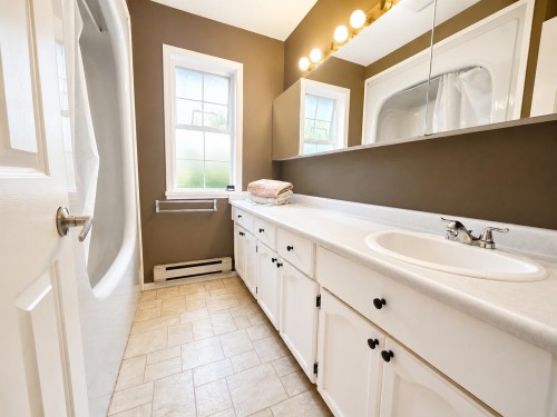 35350 Mccorkell Drive, Abbotsford, BC - Indoor Photo Showing Bathroom