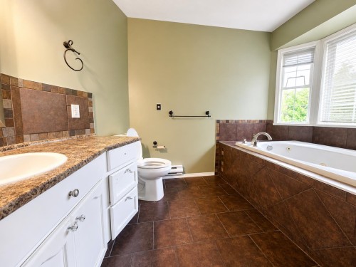 35350 Mccorkell Drive, Abbotsford, BC - Indoor Photo Showing Bathroom