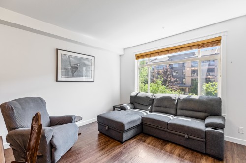 356-8258 207A Street, Langley, BC - Indoor Photo Showing Living Room