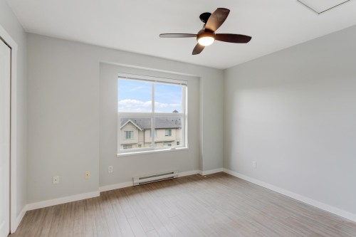 25-20460 66 Avenue, Langley, BC - Indoor Photo Showing Other Room