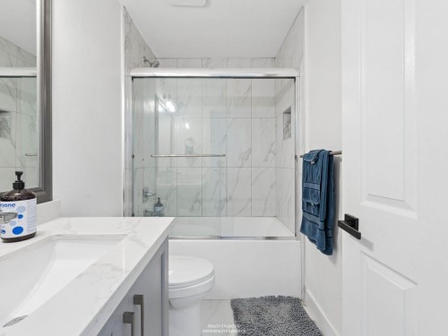 14912 57 Avenue, Surrey, BC - Indoor Photo Showing Bathroom