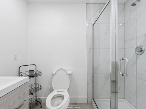 14912 57 Avenue, Surrey, BC - Indoor Photo Showing Bathroom