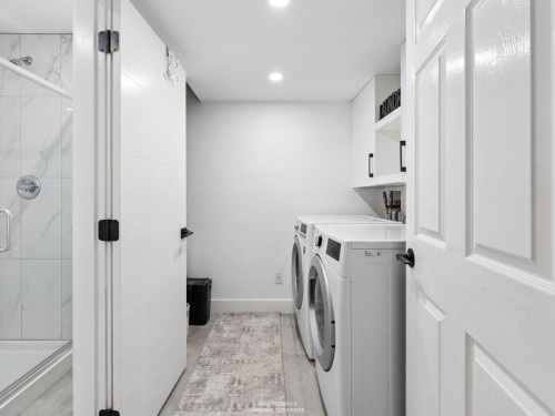 14912 57 Avenue, Surrey, BC - Indoor Photo Showing Laundry Room