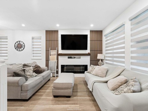 14912 57 Avenue, Surrey, BC - Indoor Photo Showing Living Room With Fireplace