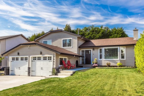 17081 60A Avenue, Surrey, BC - Outdoor With Facade