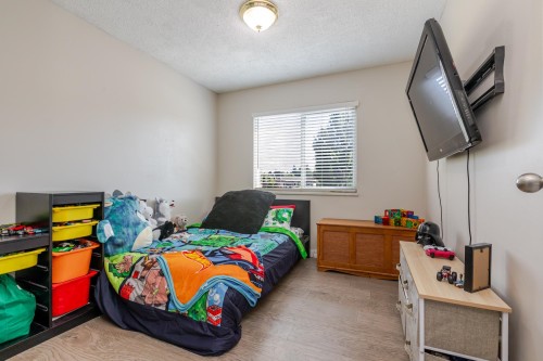 17081 60A Avenue, Surrey, BC - Indoor Photo Showing Bedroom